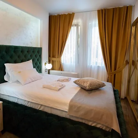 Ideal Deluxe נובי פאזאר