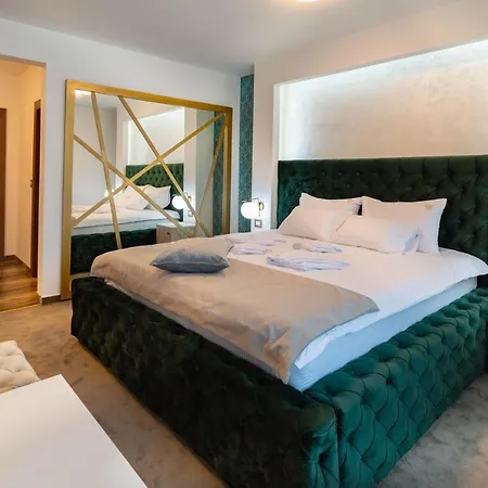 Ideal Deluxe מלון 4*